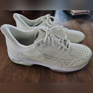 Mizuno Enerzy Women's Wave Exceed Tour 5 Tennis Shoes Size 9.5 Pale Green